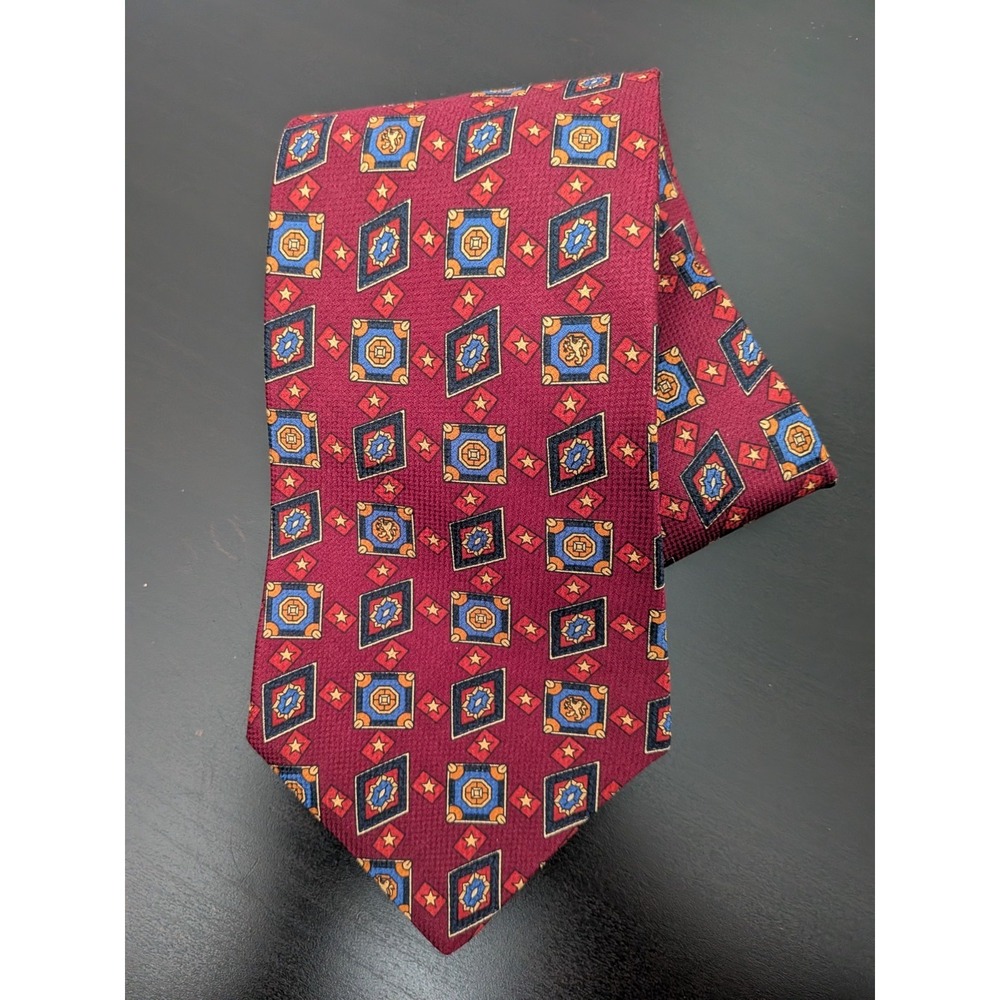 TOMMY HILFIGER / Tudor Medallions & Wee Rampant Lions Red Italian‎ Silk Tie 58"